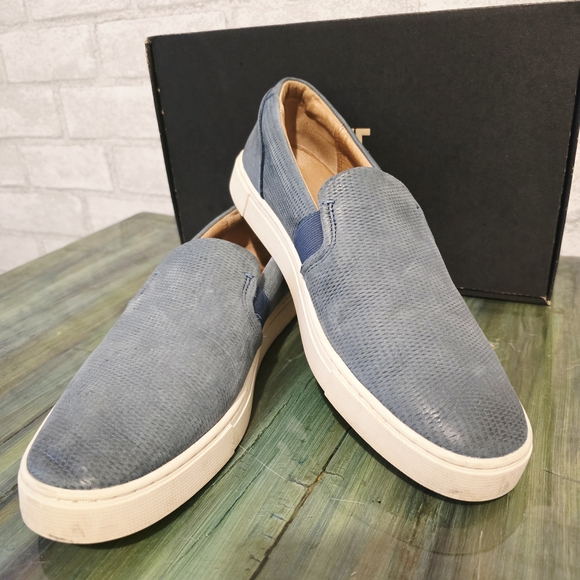 👟 Frye Ivy Diamond Emboss Slip-On Sneakers - Picture 2 of 6
